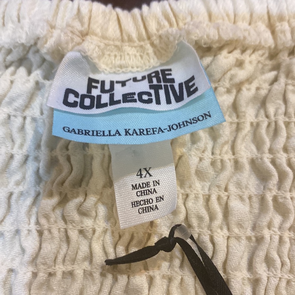 Future Collective women plus Size Zippered Top - Picture 4 of 9